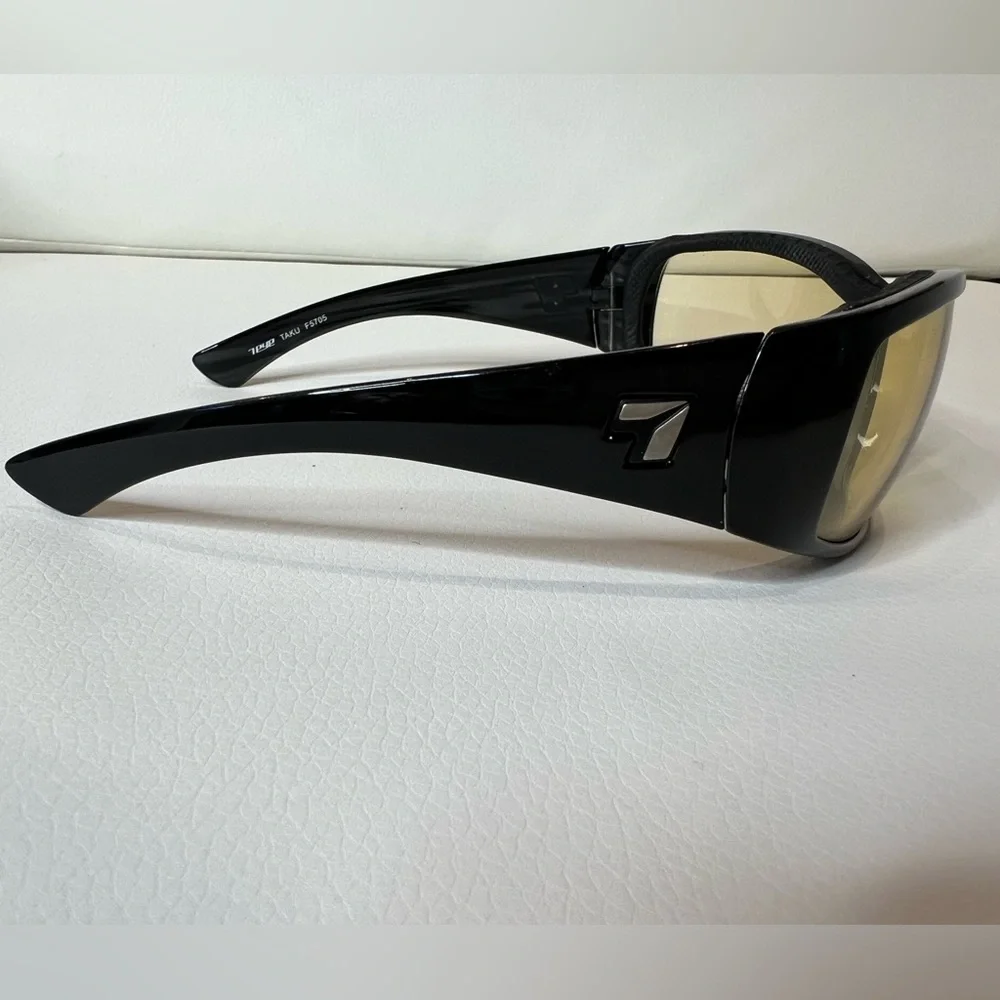7eye Taku F5705 Black Motorcycle Riding Glasses Accessories Case